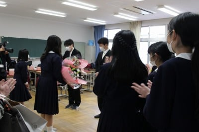 帝塚山学院泉ヶ丘中学高校の制服写真画像動画まとめ・レビュー口コミ評判・生徒の着こなし・夏服冬服詳細情報