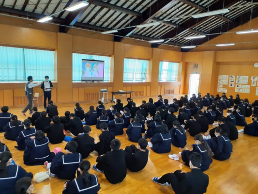 豊田市立藤岡南中学校の制服写真画像まとめ・レビュー口コミ評判・生徒の着こなし・夏服冬服詳細情報