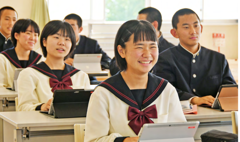 広島県立広島商業 高校の制服写真画像動画まとめ・レビュー口コミ評判・生徒の着こなし・夏服冬服詳細情報│全国中高制服グラム-全国47都道府県の中学校高等学校制服検索口コミ-