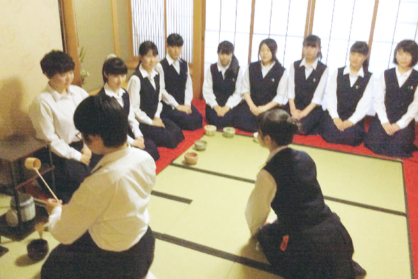 大阪府立大手前高校の制服写真画像動画まとめ・レビュー口コミ評判・生徒の着こなし・夏服冬服詳細情報