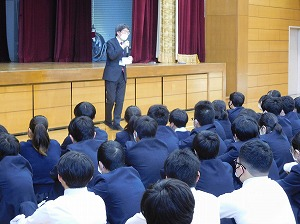東洋大学附属姫路中学高校の制服写真画像動画まとめ・レビュー口コミ評判・新制服旧制服比較【2022/令和4年度新制服】高校学ランセーラー服廃止