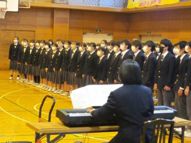 越谷市立西中学校の制服写真画像動画まとめ・レビュー口コミ評判・体操服ジャージ・夏服冬服詳細情報