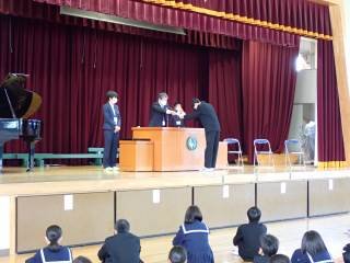 越谷市立南中学校の制服写真画像まとめ・レビュー口コミ評判・体操服ジャージ・夏服冬服詳細情報│全国中高制服グラム全国47都道府県の中学校高等