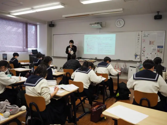 金蘭会中学高校の制服写真画像動画まとめ・レビュー口コミ評判・セーラー服ジャージ部活バレー様子等