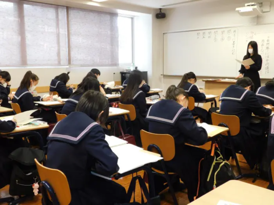 金蘭会中学高校の制服写真画像動画まとめ・レビュー口コミ評判・セーラー服ジャージ部活バレー様子等