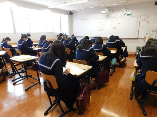 金蘭会中学高校の制服写真画像動画まとめ・レビュー口コミ評判・セーラー服ジャージ部活バレー様子等