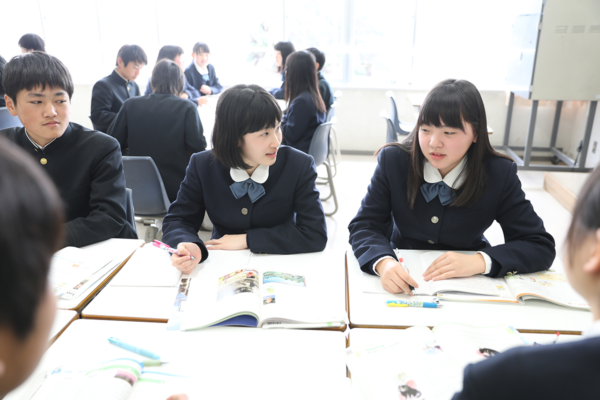 獨協埼玉中学高校の制服写真画像動画まとめ・レビュー口コミ評判・生徒の着こなし・夏服冬服詳細情報