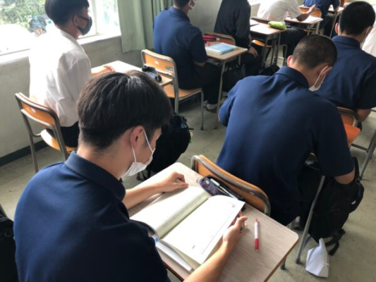 昌平中学高校の制服写真画像まとめ・レビュー口コミ評判・生徒の着こなし・夏服冬服詳細情報