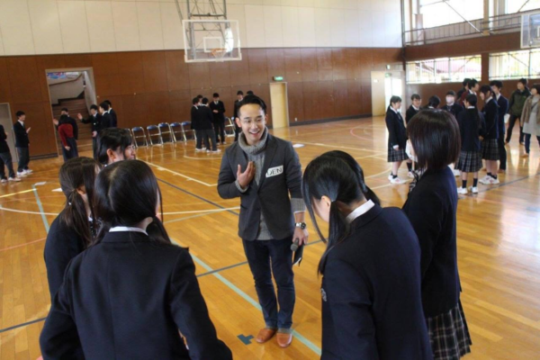 秋田県立五城目高校の制服写真画像まとめ・レビュー口コミ評判・生徒の着こなし・夏服冬服詳細情報│全国中高制服グラム-全国47都道府県の中学校高等学校制服 検索口コミ-