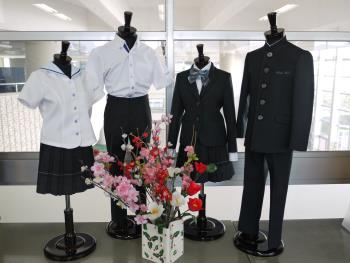 福岡県立光陵高校の制服写真画像動画まとめ・レビュー口コミ評判・生徒の着こなし・夏服冬服詳細情報