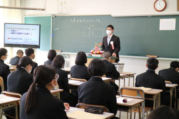 鹿児島市立鹿児島玉龍中学高校の制服写真画像動画まとめ・レビュー口コミ評判・生徒の着こなし・夏服冬服詳細情報（ぎょくりゅう）