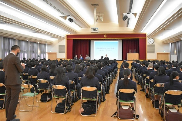 あべの翔学高校の制服写真画像動画まとめ・レビュー口コミ評判・体操服ジャージ・新制服旧制服比較【2023/令和5年度新制服】