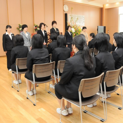 精華女子高校の制服写真画像動画まとめ・レビュー口コミ評判・新制服旧制服比較【2023/令和5年度新制服】