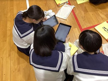 精華女子高校の制服写真画像動画まとめ・レビュー口コミ評判・新制服旧制服比較【2023/令和5年度新制服】