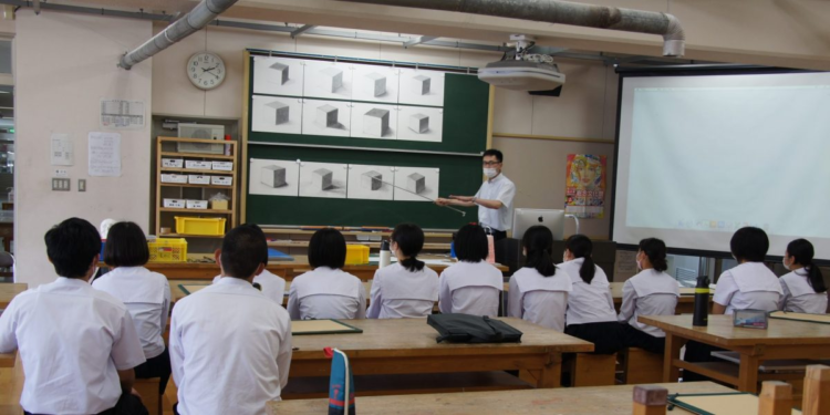 福井県立鯖江高校の制服写真画像動画まとめ・レビュー口コミ評判・生徒の着こなし・夏服冬服詳細情報