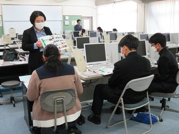 愛知県立豊橋商業高校の制服写真画像動画まとめ・レビュー口コミ評判【2023年度/令和5年新制服】学ラン襟詰めセーラー廃止
