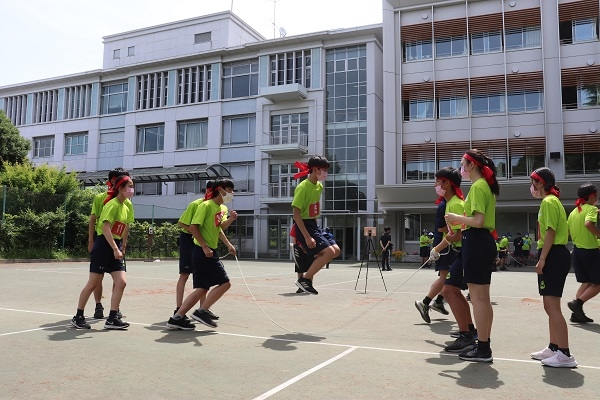成蹊中学校・成蹊高校の制服写真画像動画まとめ・レビュー口コミ評判・生徒の着こなし・夏服冬服詳細情報