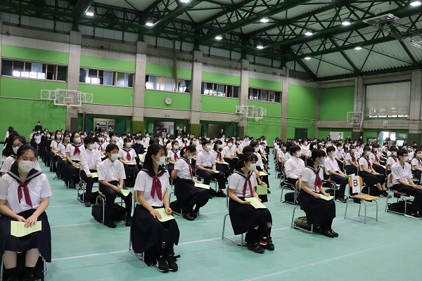 成蹊中学校・成蹊高校の制服写真画像動画まとめ・レビュー口コミ評判・生徒の着こなし・夏服冬服詳細情報