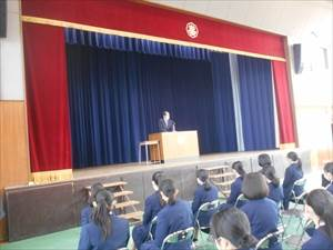 神戸市立魚崎中学校の制服写真画像動画まとめ・レビュー口コミ評判・生徒の着こなし・夏服冬服詳細情報