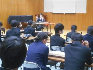神戸市立魚崎中学校の制服写真画像動画まとめ・レビュー口コミ評判・生徒の着こなし・夏服冬服詳細情報