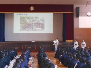 神戸市立魚崎中学校の制服写真画像動画まとめ・レビュー口コミ評判・生徒の着こなし・夏服冬服詳細情報