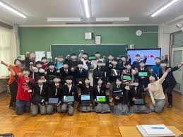 八丈町立富士中学校の制服写真画像まとめ・レビュー口コミ評判・生徒の着こなし・夏服冬服詳細情報