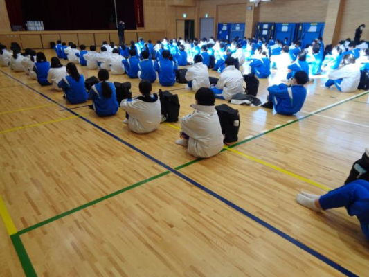 神戸市立鈴蘭台中学校の制服写真画像まとめ・レビュー口コミ評判・体操服ジャージ・夏服冬服詳細情報