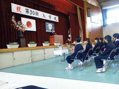 宍粟市立山崎西中学校の制服写真画像まとめ・レビュー口コミ評判・体操服ジャージ・夏服冬服詳細情報│全国中高制服グラム全国47都道府県の中学校