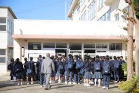 兵庫県 宝塚市立長尾中学校制服