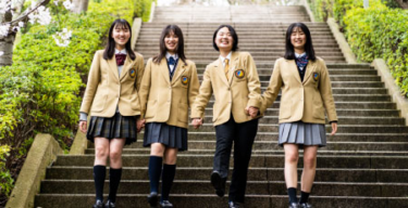 神戸国際中学高校の制服写真画像動画まとめ・レビュー口コミ評判・生徒の着こなし・夏服冬服詳細情報