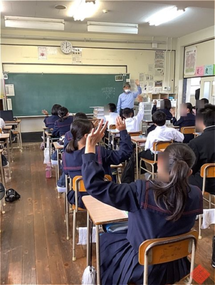 大牟田市立橘中学校の制服写真画像まとめ・レビュー口コミ評判・生徒の着こなし・夏服冬服詳細情報│全国中高制服グラム全国47都道府県の中学校高等