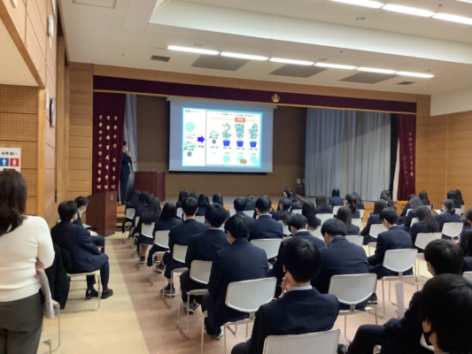 京華商業高校の制服写真画像動画まとめ・レビュー口コミ評判・生徒の着こなし・夏服冬服詳細情報