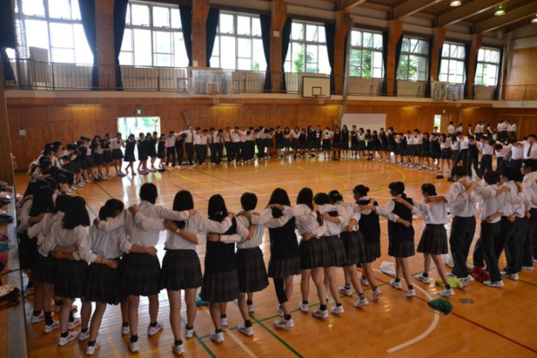 東京都立上水高校の制服写真画像動画まとめ・レビュー口コミ評判・生徒の着こなし・夏服冬服詳細情報