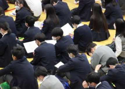 東京都立永山高校の制服写真画像動画まとめ・レビュー口コミ評判・生徒の着こなし・夏服冬服詳細情報