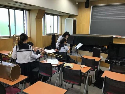 共立女子中学高校の制服写真画像動画まとめ・レビュー口コミ評判・生徒の着こなし・夏服冬服詳細情報