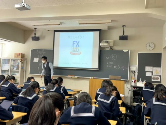 共立女子中学高校の制服写真画像動画まとめ・レビュー口コミ評判・生徒の着こなし・夏服冬服詳細情報