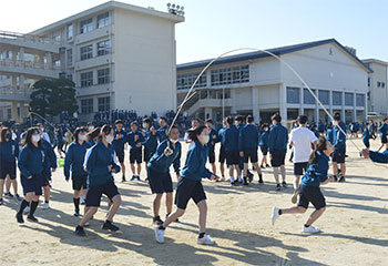 山口県立徳山高校の制服写真画像動画まとめ・レビュー口コミ評判・生徒の着こなし・夏服冬服詳細情報