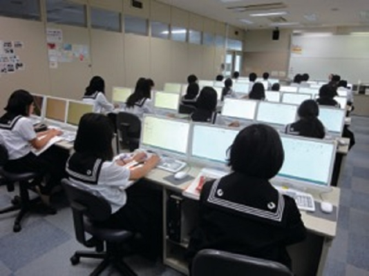 東京都立江東商業高校の制服写真画像動画まとめ・レビュー口コミ評判・生徒の着こなし・夏服冬服詳細情報
