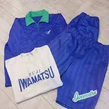 富士市立岩松中学校の制服写真画像動画まとめ・レビュー口コミ評判・生徒の着こなし・夏服冬服詳細情報│全国中高制服グラム全国47都道府県の中学校