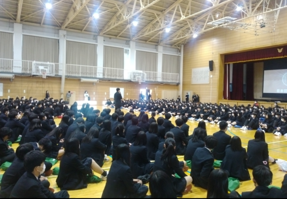 東京都立日本橋高校の制服写真画像まとめ・レビュー口コミ評判・生徒の着こなし【2022年/令和4年度新制服】新旧制服比較・変更点