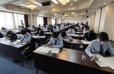 多摩大学附属聖ヶ丘中学高校の制服写真画像まとめ・レビュー口コミ評判・生徒の着こなし・夏服冬服詳細情報
