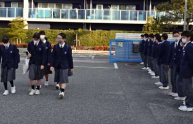 Униформа средней школы Ицукаити Минами города Хиросима фото изображение видео резюме, отзывы, сарафанное радио, как носят ученики, летняя одежда, зимняя одежда подробная информация