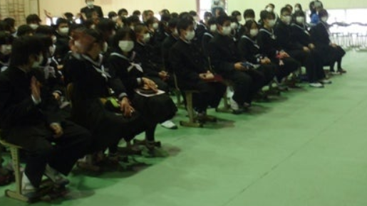 湧水町立吉松中学校の制服写真画像動画まとめ・レビュー口コミ評判・生徒の着こなし・夏服冬服詳細情報│全国中高制服グラム全国47都道府県の中学校