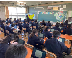 羽曳野市立高鷲中学校の制服写真画像動画まとめ・レビュー口コミ評判・生徒の着こなし・夏服冬服詳細情報