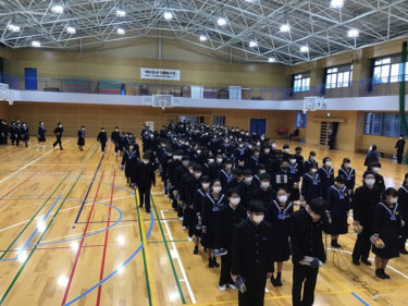 出水市立出水中学校の制服写真画像動画まとめ・レビュー口コミ評判・生徒の着こなし・夏服冬服詳細情報