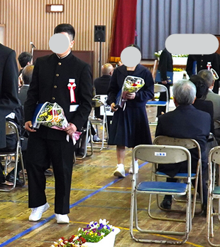 徳之島町立山中学校の制服写真画像まとめ・レビュー口コミ評判・生徒の着こなし・夏服冬服詳細情報