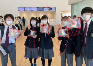 渋谷区立笹塚中学校の制服写真画像動画まとめ・レビュー口コミ評判・生徒の着こなし・夏服冬服詳細情報